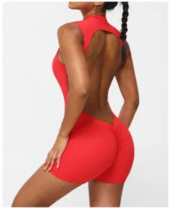 Détail de barboteuse de yoga sans manches dos nu montrant un tissu respirant et push-up.
