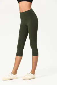 Hochtaillierte Capri Yogahose mit doppelseitig gebürstetem Stoff, bequem und atmungsaktiv.