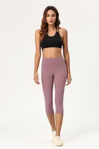 Nahaufnahme Detail von Damen High-Waist Cropped Yoga Leggings und atmungsaktivem BH.