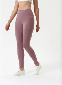 Pantaloni da yoga fitness a vita alta con design aderente e traspirante per lo sport.