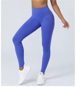 Detailansicht der hochtaillierten Yoga-Leggings, atmungsaktives Fitness-Material, elastische Passform.