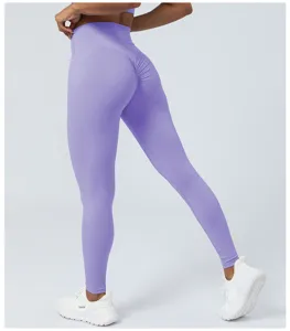 Detailansicht der hochtaillierten gerafften Yogahose, atmungsaktive elastische Damen Leggings.