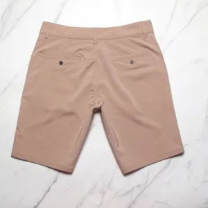 Vue détaillée short de plage homme séchage rapide, kaki, design de taille élastique confort.
