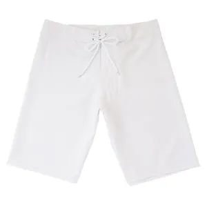 Pantaloncini da mare uomo bianchi tinta unita asciugatura rapida con coulisse regolabile.