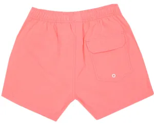 Vista dettagliata di pantaloncini da bagno rosa con cintura elastica e tasca posteriore.