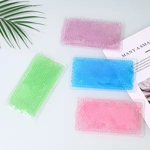 Vue détaillée de coussinets thermiques en gel perlé, ensemble de packs de froid colorés.