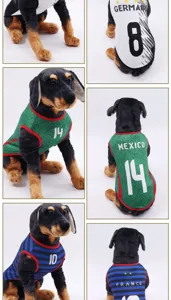 Détail maillot de foot pour chien, gilet d'été respirant pour animal avec pays et numéro.