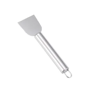 Outil de grattoir de nettoyage de cuisine en acier inoxydable avec longue poignée pour cuisinière.
