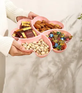 Pink four-leaf clover snack tray partitioned fruit plate for living room dried fruit storage