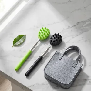 Grattapiena telescopica in acciaio inossidabile con testa in silicone e borsa portaoggetti.