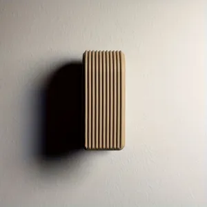 Portasciugamani da parete senza foratura con design scanalato, accessorio bagno minimalista.