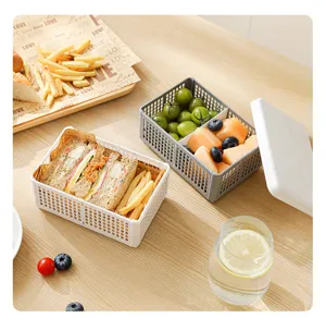 Detailansicht der klappbaren Picknick-Lunchbox, tragbarer Sandwichbehälter im Detail.