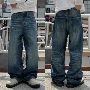 Men's American vintage washed loose straight-leg denim jeans, stylish baggy wide-leg casual pants.
