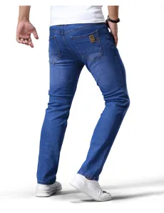 Jeans slim blu da uomo pantaloni in denim elasticizzato casual alla moda per la primavera