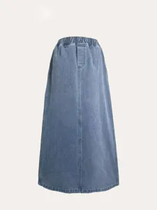 Women's light blue denim maxi skirt detail, casual long skirt with elastic waist design.