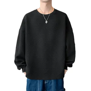 Zwarte heren trui met ronde hals en stijlvolle geometrische textuur stof voor casual stijl.