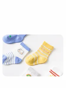 Schattige ademende mesh baby sokjes voor de zomer, zachte katoenen sokken met beer motief.