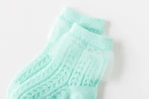 Detail babysokken mesh, ademende mintgroene kanten ruches zomersokken voor baby.