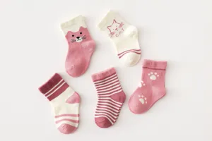 Calzini in cotone per neonati carini con motivi di gatto e design morbido per bambini.