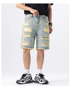 Heren lichtblauwe versleten denim korte broek, losse casual streetwear knielange broek.