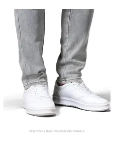 Estilo pantalon vaquero casual para hombre y zapatillas blancas streetwear ropa