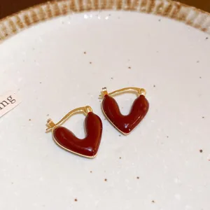 Ancora rote herzformige Creolen schickem goldenen Rand emaillierter Damenschmuck