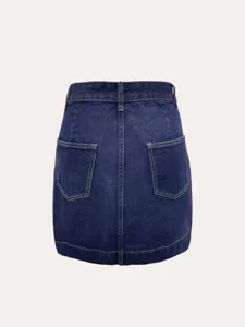 Stilvoller dunkelblauer Jeans-Minirock für Damen mit Gesäßtaschen und Ziernähten.