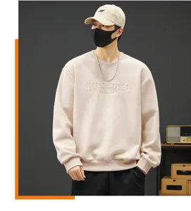 Herren Fleece-Sweatshirt mit Rundhalsausschnitt in Beige mit geprägtem Brust-Schriftzug für Winter.