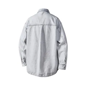 Giacca in denim grigio chiaro vintage da uomo, cappotto casual a manica lunga dal taglio ampio.