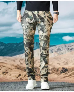 Jeans cargo de camuflaje para hombre, slim rectos rotos plisados patchwork pantalón casual.
