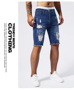 Short en denim rétro délavé et déchiré pour homme, vêtement streetwear estival tendance.