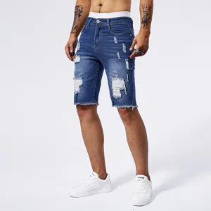 Short en denim déchiré mode été pour hommes, style délavé vintage bleu classique, décontracté.