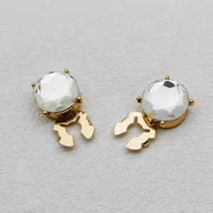Strass knophoes goudkleurig metaal kristal manchetknop decoratief kledingaccessoire voor dames