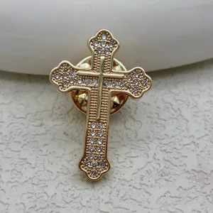 Elegant gold-plated cross lapel pin sparkling cubic zirconia suit brooch for men and women.