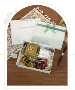 Fresh green gift box set with bowknot, perfect for romantic Valentine's Day and birthdays.