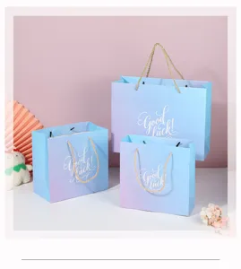 Gradient paper gift bags with handles, cute packaging bags for presents, events, and parties.