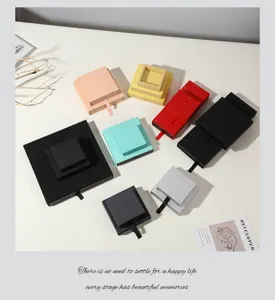 Multikleurige sieraden opbergdoos ketting ring display doos voor geschenk verpakking.