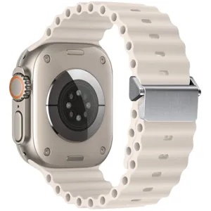 Cinturino in silicone compatibile con Apple Watch Ultra, design ondulato, fibbia metallica.