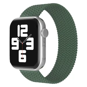 Bracelet de montre en nylon tissé solo loop vert élégant compatible avec les smartwatches.