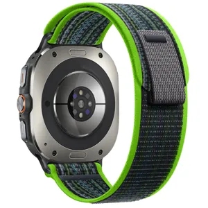 Gedetailleerd uitzicht van de Trail Loop nylon horlogeband ontworpen voor Samsung Watch Ultra.
