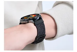 Cinturino per orologio in nylon intrecciato con fibbia metallica per smartwatch.