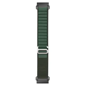 Groene Alpin nylon horlogeband vervanging met metalen gesp, duurzaam outdoor ontwerp.