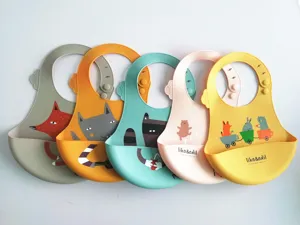 Waterproof silicone baby bibs with cute animal prints soft infant feeding bibs set