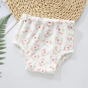 Detail de culotte d'apprentissage bebe en coton, respirante lavable anti-fuite couche.