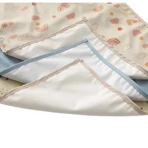 Wasserdichte Baby Wickelunterlage, weiche PU Urinmatte mit süßem Regenbogen Wolken Print.