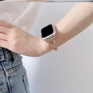 Bracelet de montre en métal luxueux avec diamants compatible avec apple watch, design élégant.