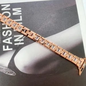 Roségold Metall Harz Ersatzarmband kompatibel mit Apple Watch, elegantes Uhrenarmband Design.