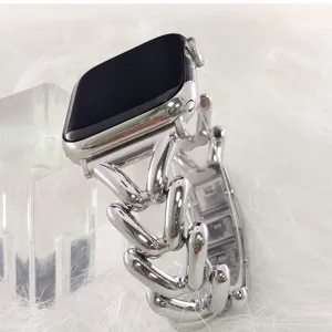 Silbernes Metallketten-Uhrenarmband und Gehäuse kompatibel mit Apple Watch, elegantes Accessoire.