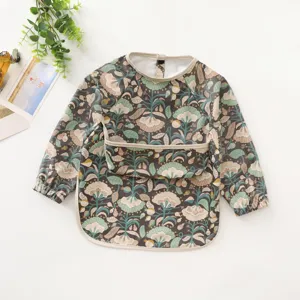 Waterproof long-sleeve baby bib with vintage floral print, soft and anti-dirty feeding apron.