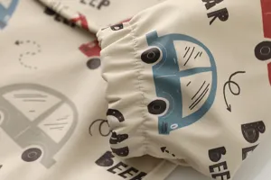 Children PU waterproof long sleeve bib detail, cute car print baby feeding smock sleeve.